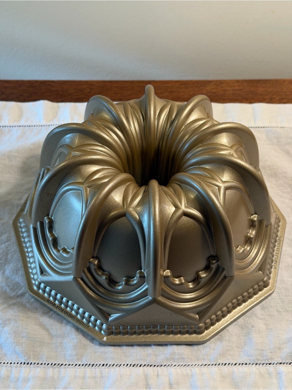 Williams-Sonoma Vaulted Dome Bundt Pan Cathedral Heavy Cast Aluminum 9 Cups USA